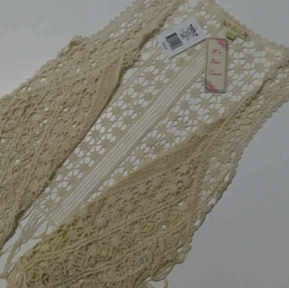 Crochet fringed overlay top NWT - Picture 1 of 3